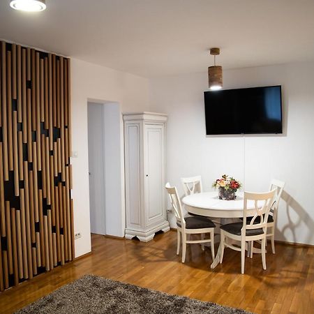 Ultracentral Golden Apartament 1 Suceava Exterior photo